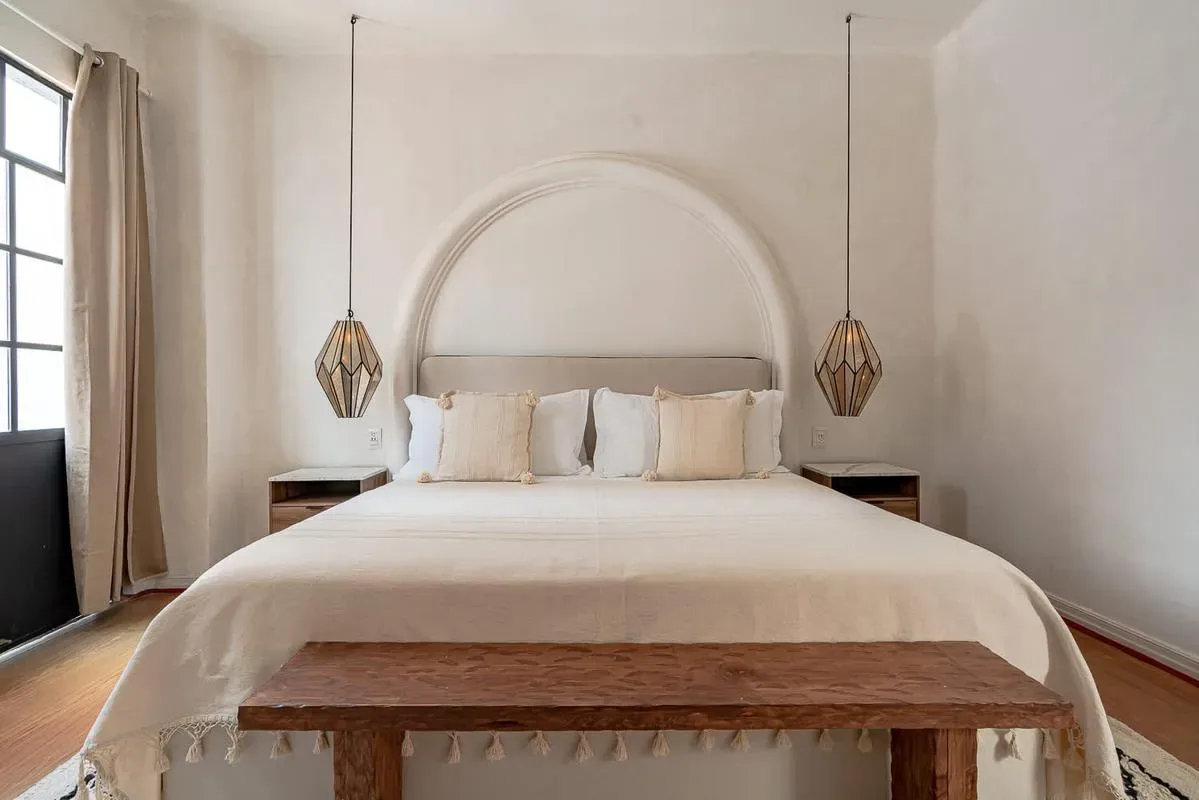 Bright 6BR House w/ Private Terrace