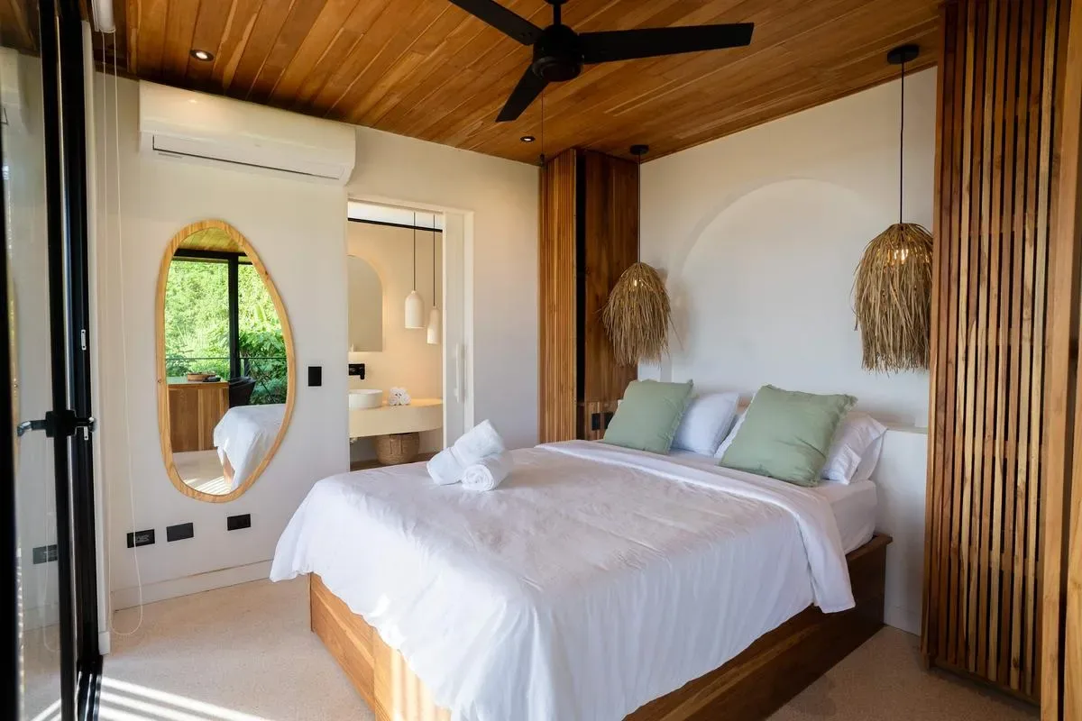Chic 1BR Escape Breathtaking Balcony Views
