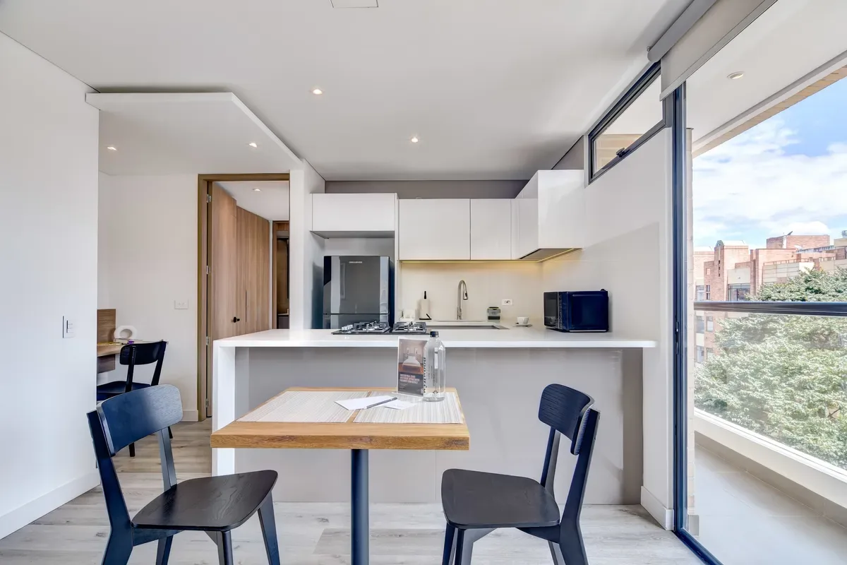 Beautiful 1BR in Santa Barbara w/ Balcony