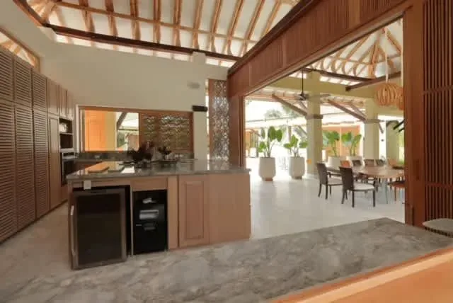 Glowing 7BR Villa with Pool at Mesa de Yeguas