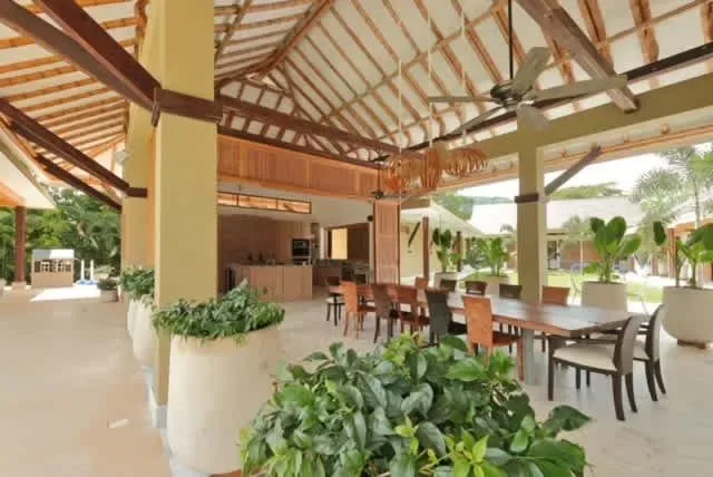 Glowing 7BR Villa with Pool at Mesa de Yeguas