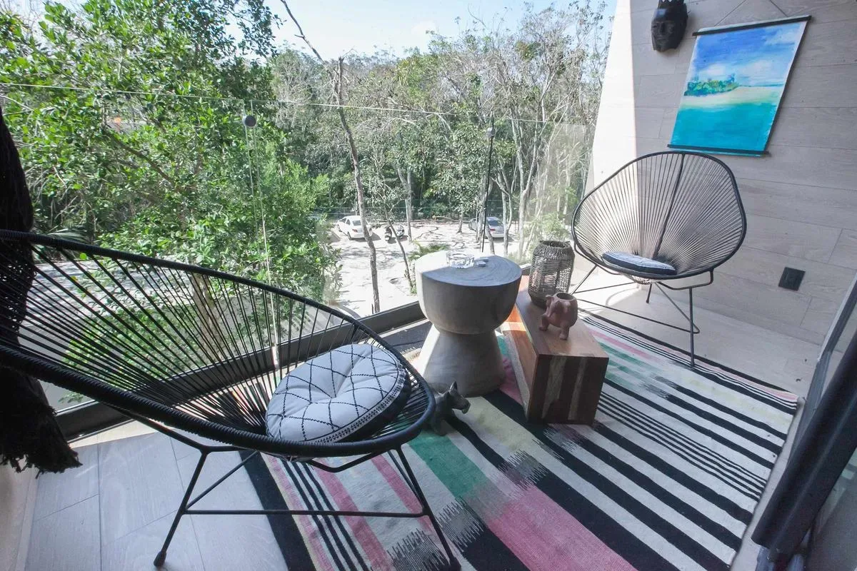 Cozy & Delightful Studio with Balcony