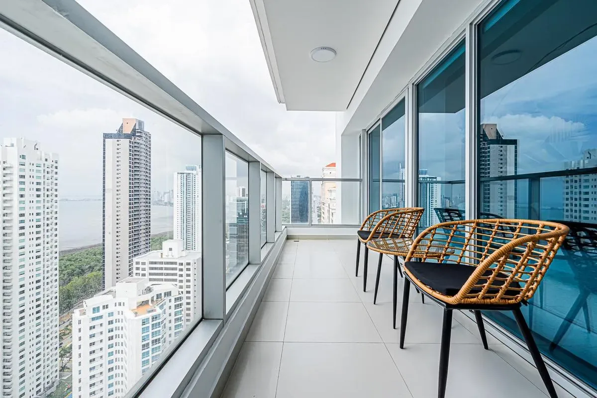 Stunning 2BR in Costa del Este w/ Balcony