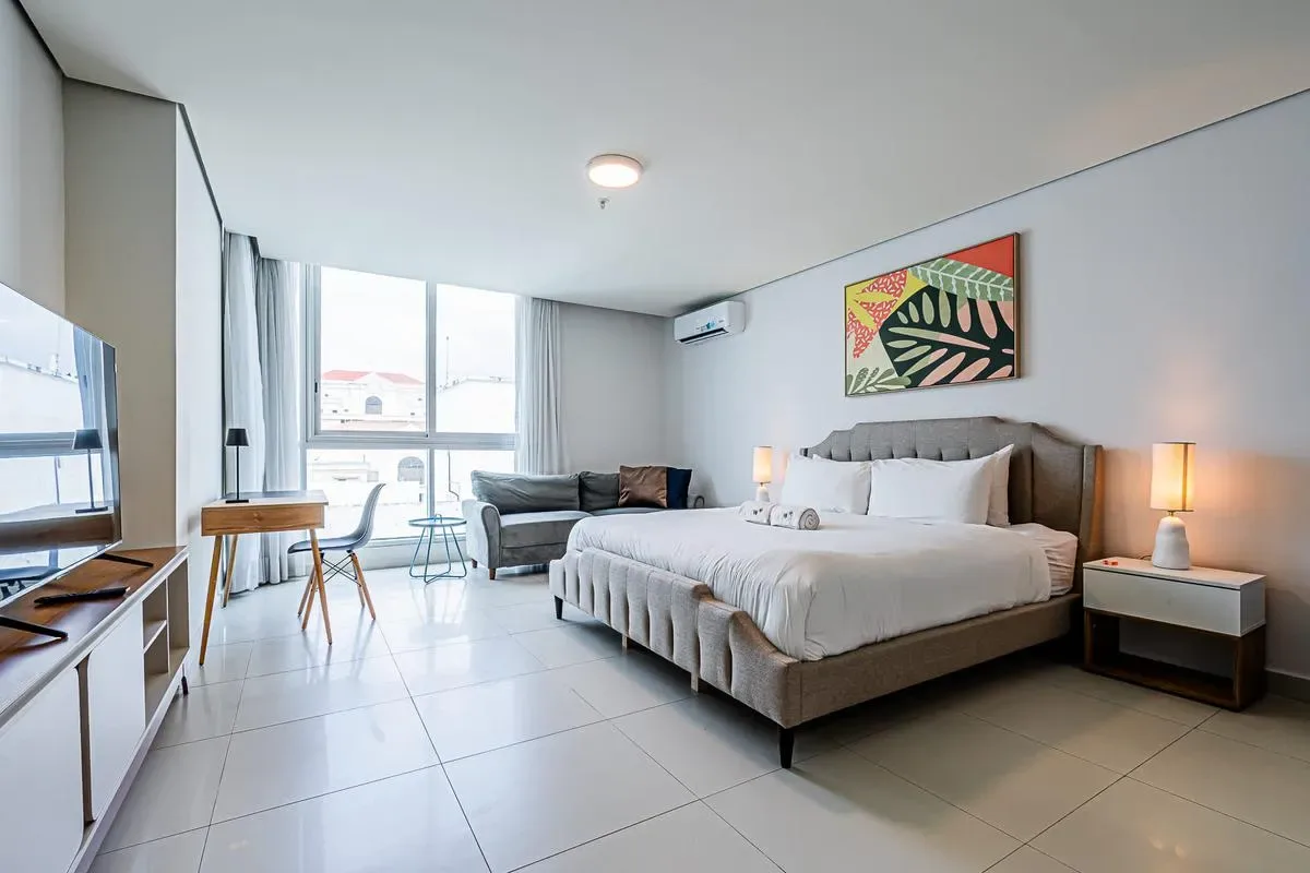 Stunning 2BR in Costa del Este w/ Balcony