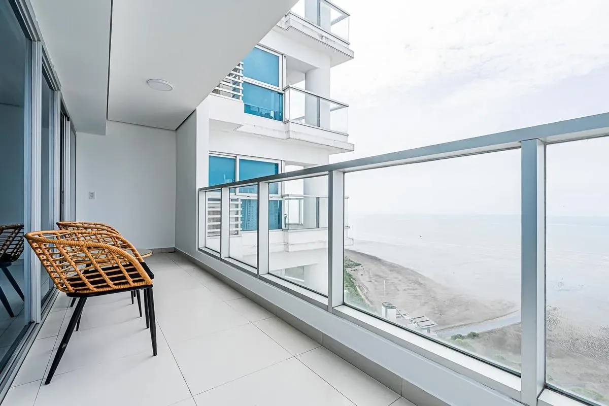 Stunning 2BR in Costa del Este w/ Balcony