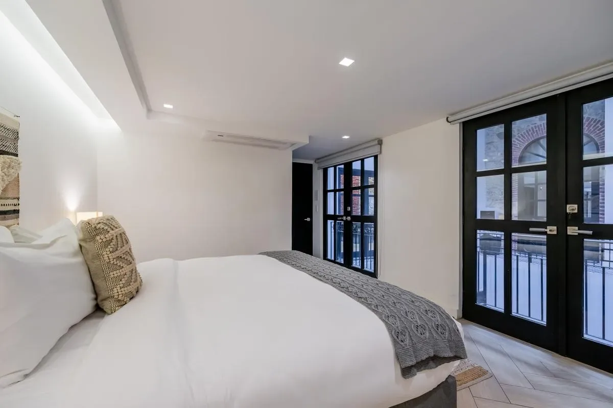 Refined Duplex in Plaza Catedral