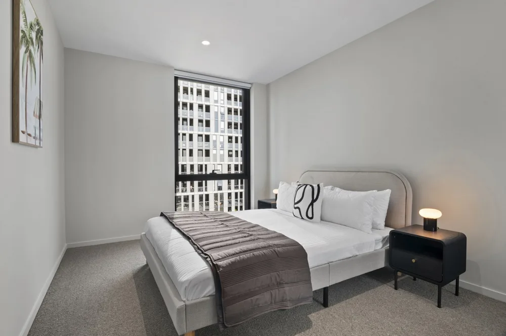 Skyline 3-Bed Apartment Near South Melbourne