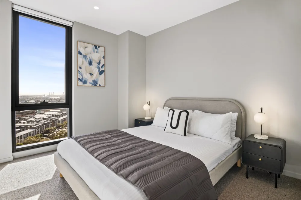 Skyline 3-Bed Apartment Near South Melbourne