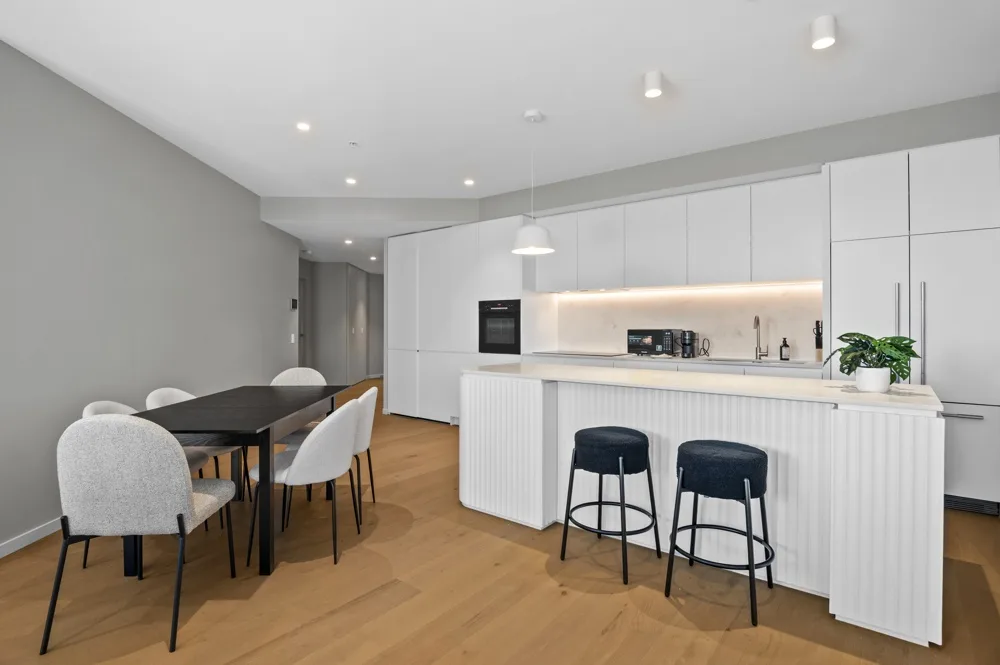 Skyline 3-Bed Apartment Near South Melbourne