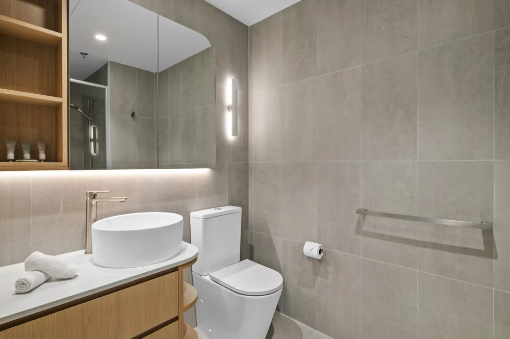 Skyline 3-Bed Apartment Near South Melbourne