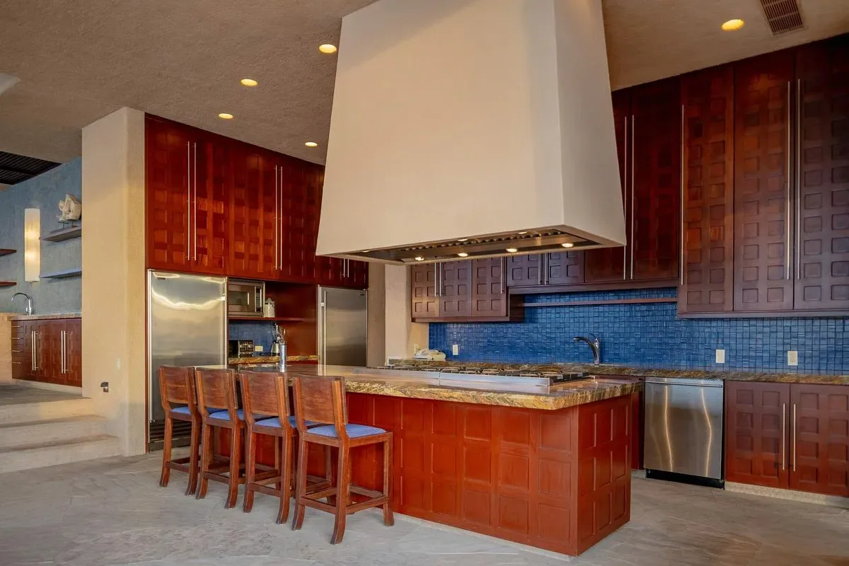 Modern 9BR Villa w/ Amazing Pool & Jacuzzi