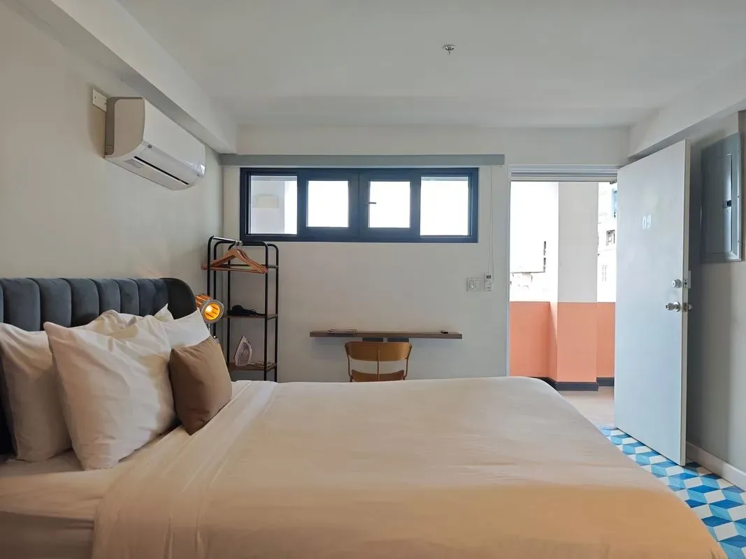 Bright Loft in Santa Ana w/ AC