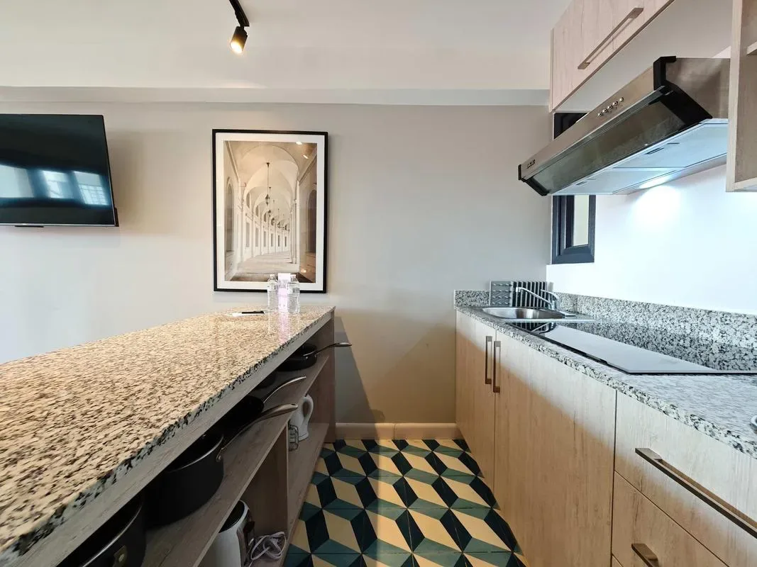 Bright Loft in Santa Ana w/ AC