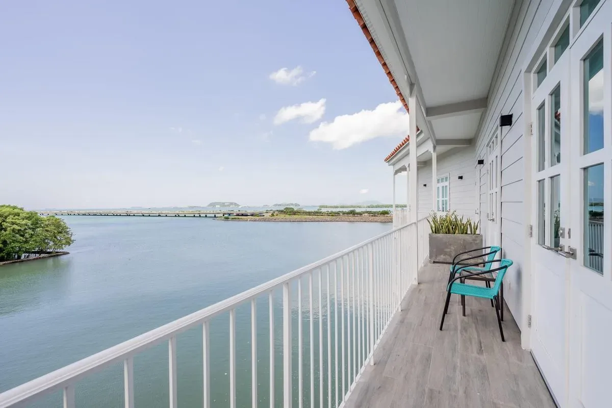 Upscale 2BR in Casco Antiguo w/ View