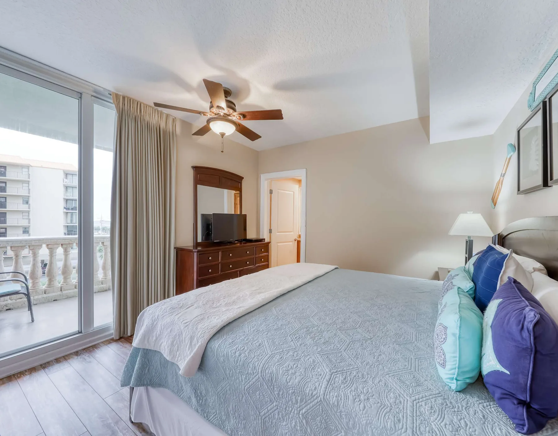 The Colonnades 303