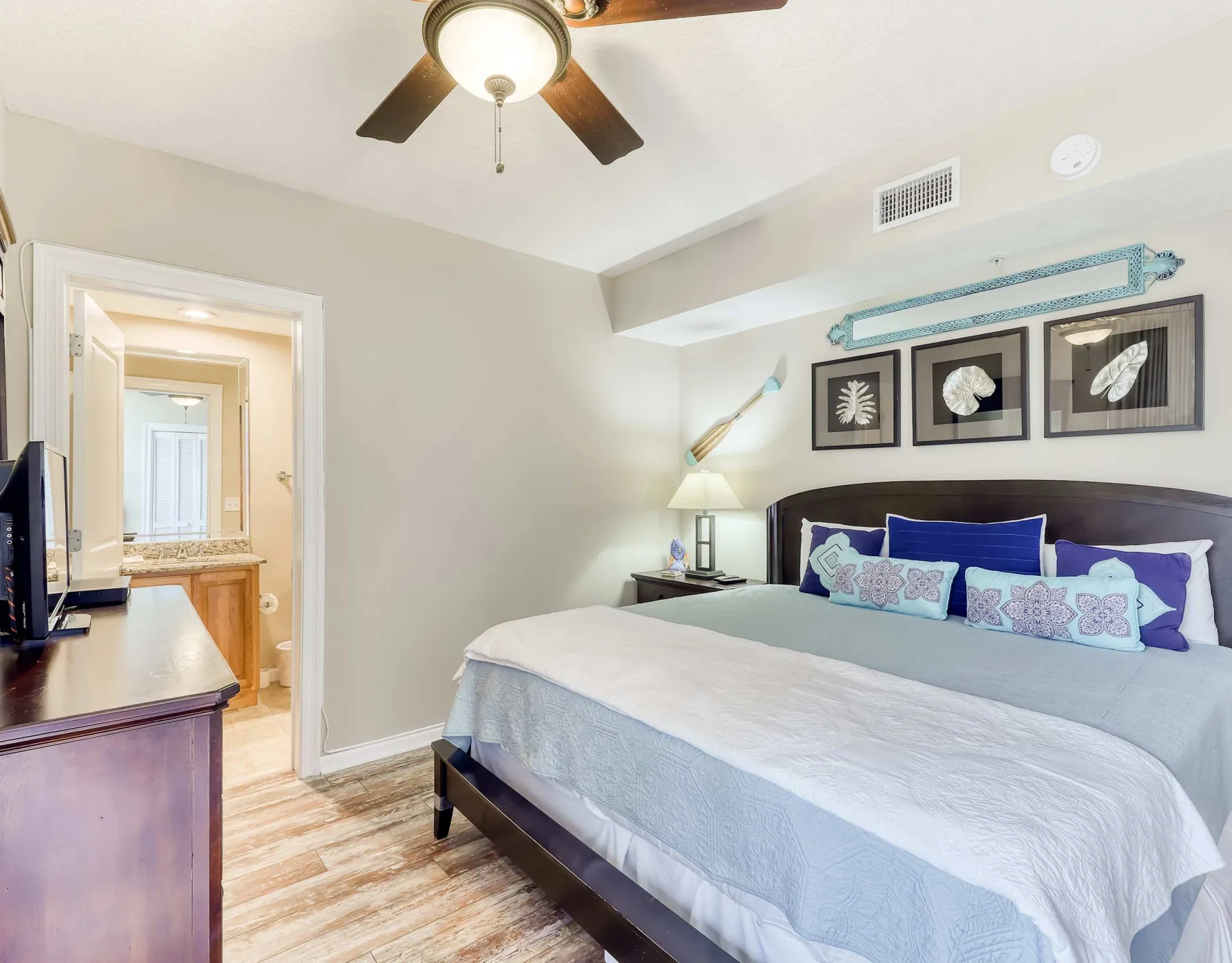 The Colonnades 303