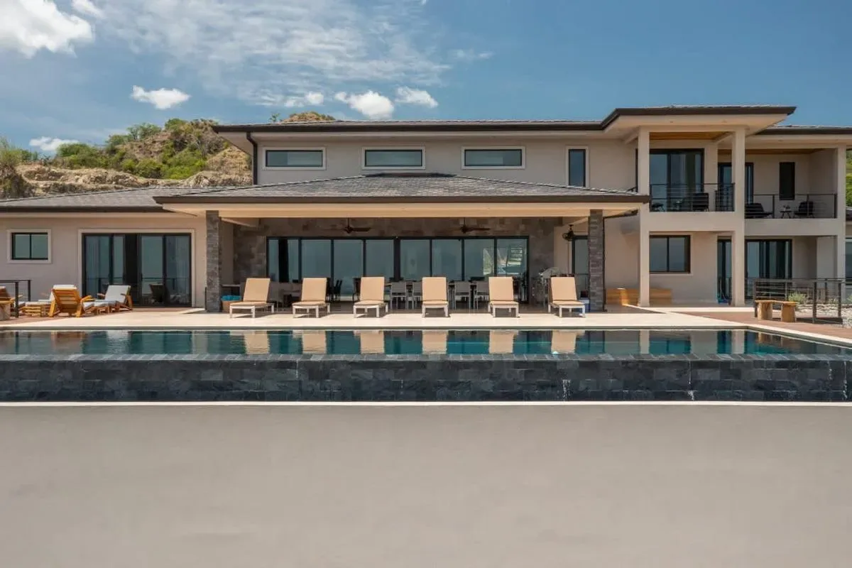 Breathtaking 9BR Villa in Costa Rica