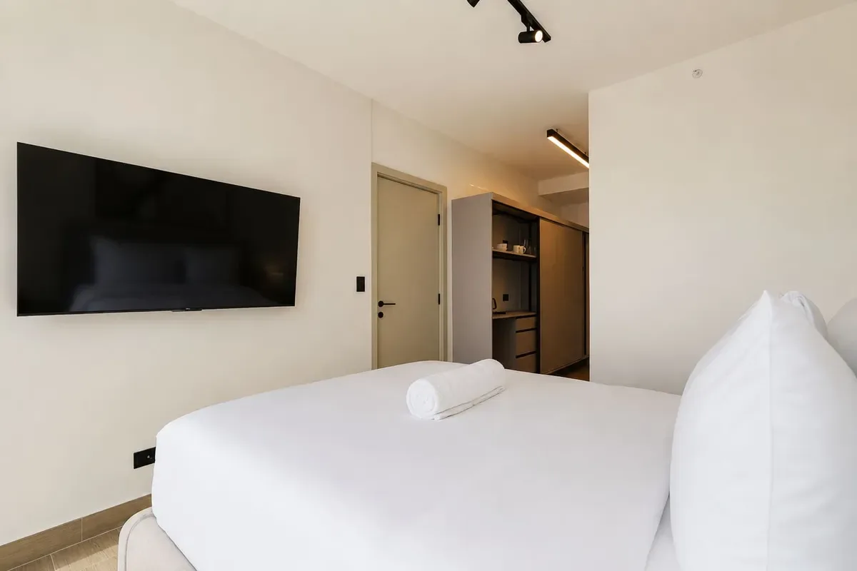 Chic 2BR w/ Balcony & AC in San Francisco