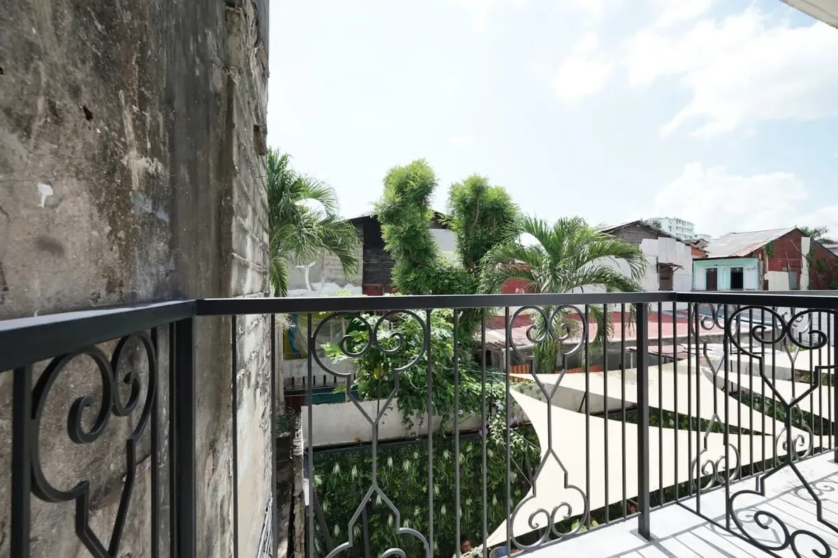 Luxury 1BR in Casco Antiguo w/ Balcony