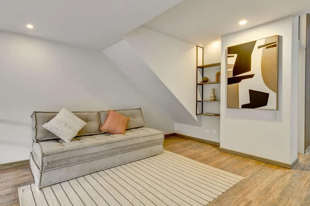 Deluxe 1BR Duplex in El Virrey w/ Terrace