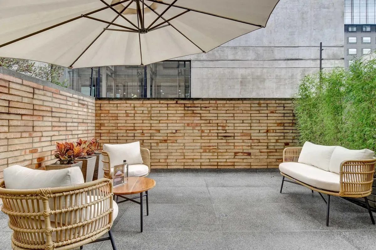 Deluxe 1BR Duplex in El Virrey w/ Terrace