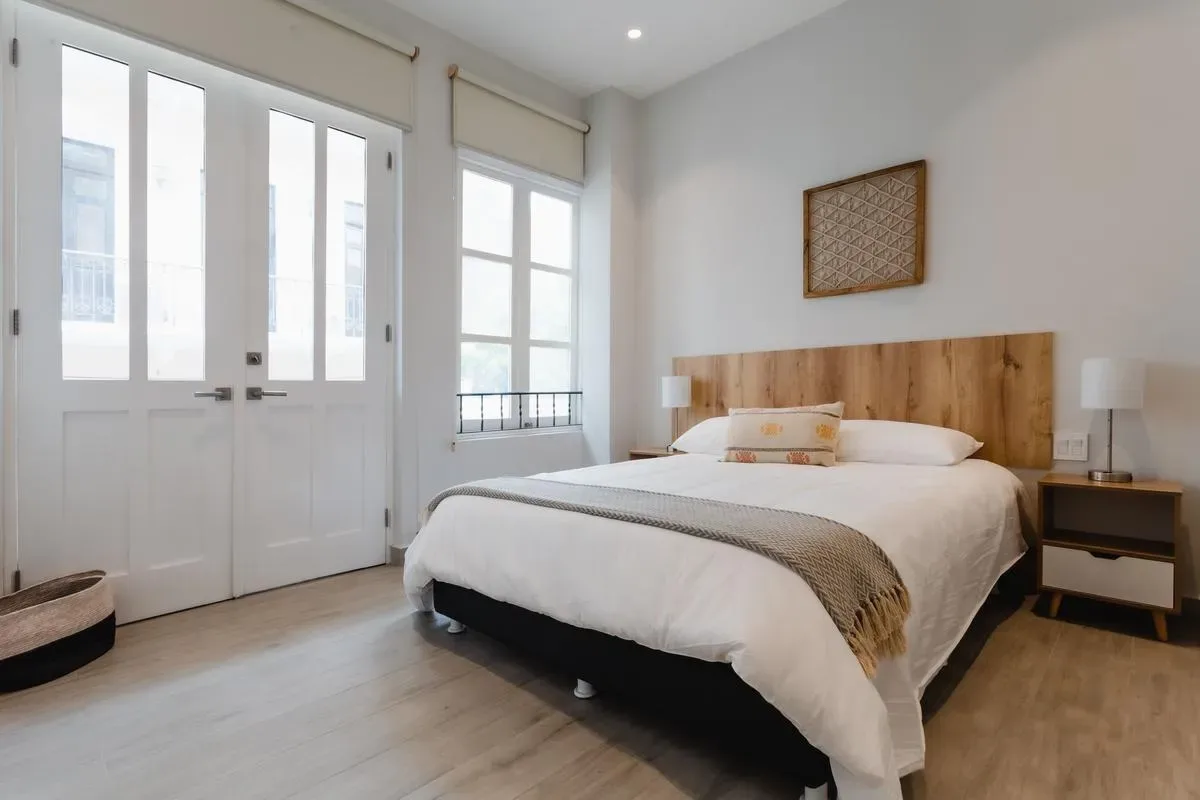 Upscale 1BR in Casco Antiguo w/ Balcony