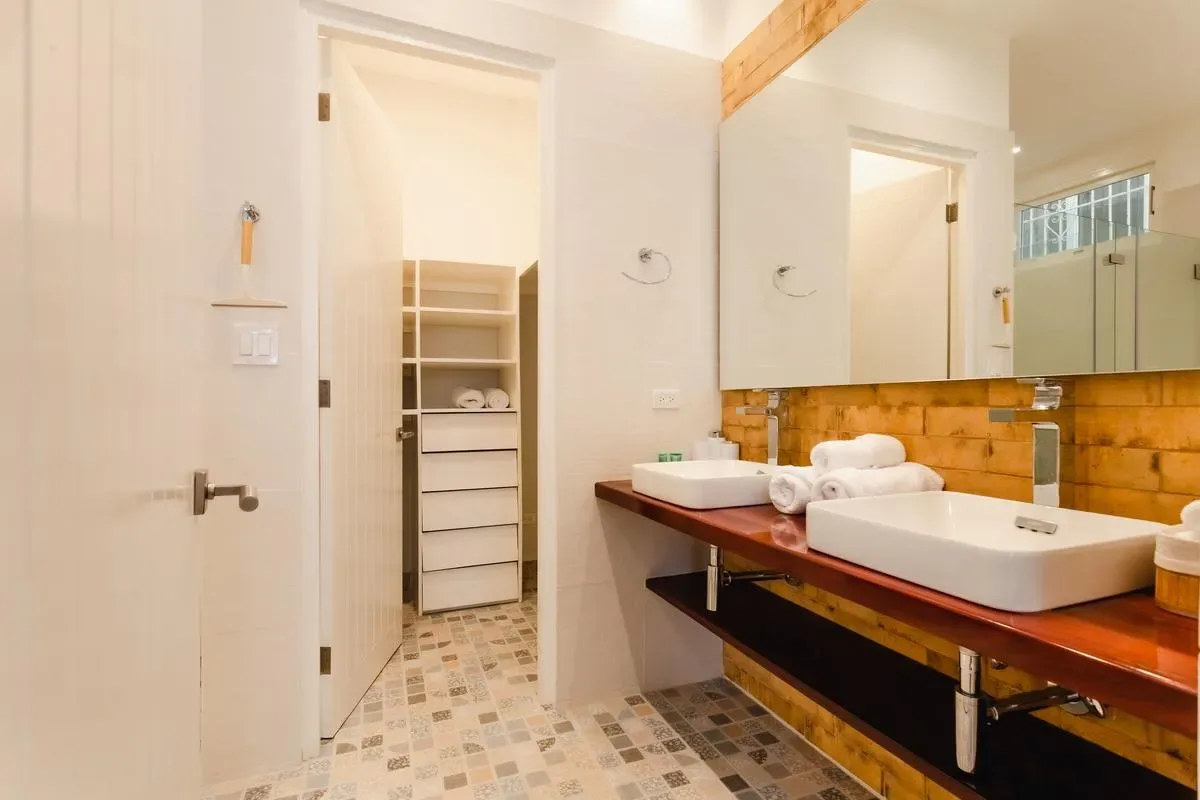 Upscale 1BR in Casco Antiguo w/ Balcony