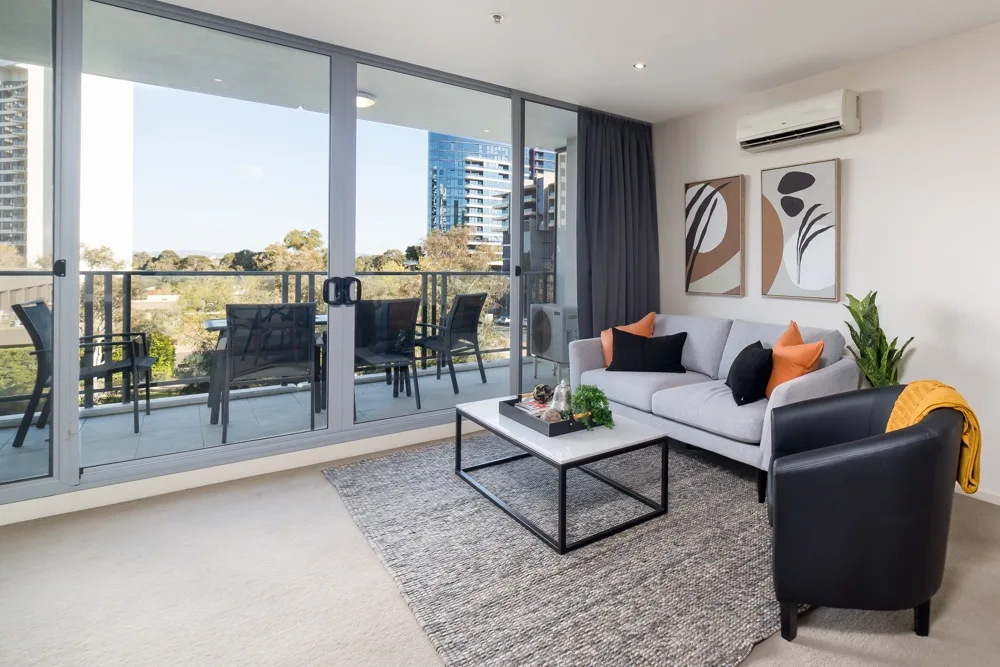 Central Apartment with Parking, BBQ and Indoor Pool