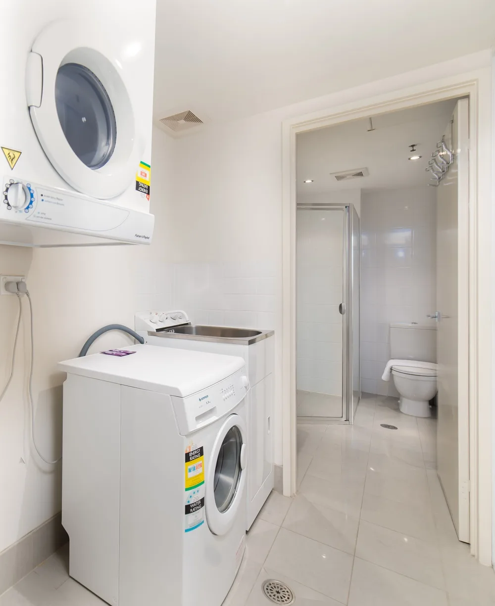 Central Apartment with Parking, BBQ and Indoor Pool