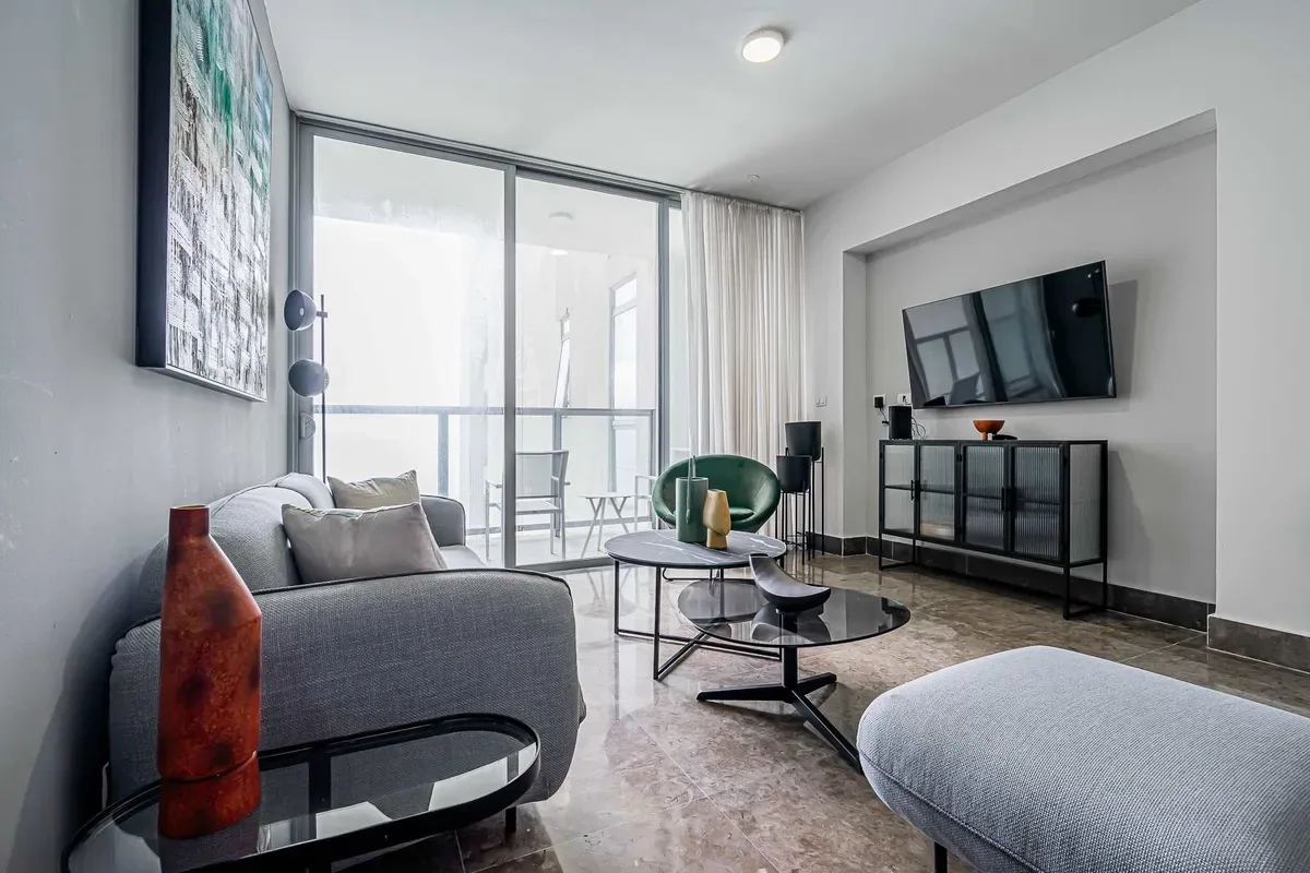 Luxury 1BR in Marbella w/ Balcony & View