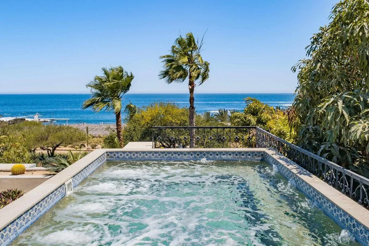 Spacious 10BR Villa w/ Hot Tub & BBQ Area