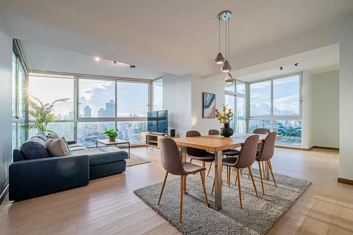 Airy 2BR in San Francisco w/ Pool