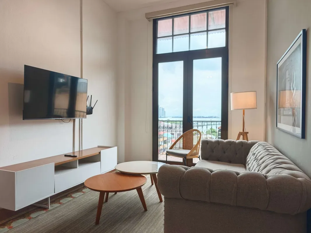 High-end 1BR in Casco Antiguo w/ Balcony