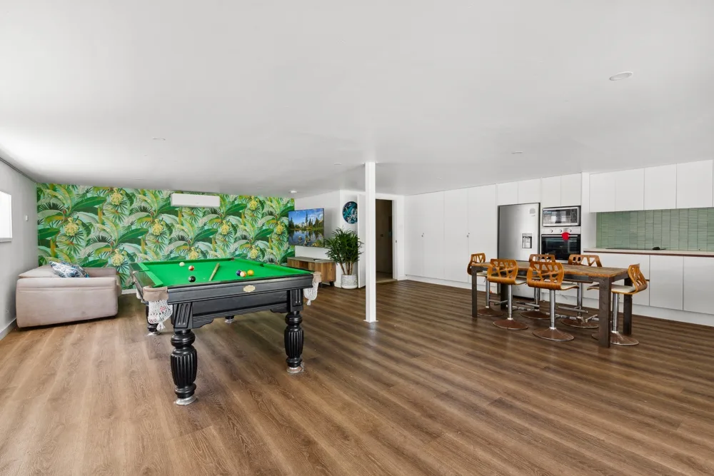 North Balgowlah Home with Garden and Balcony