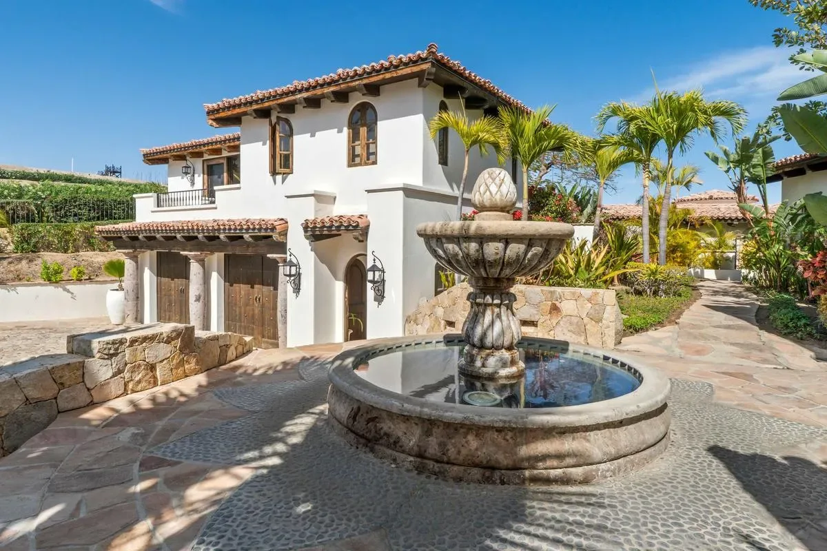 Sun-Kissed 6BR Villa w/ Great Terrace & Pool