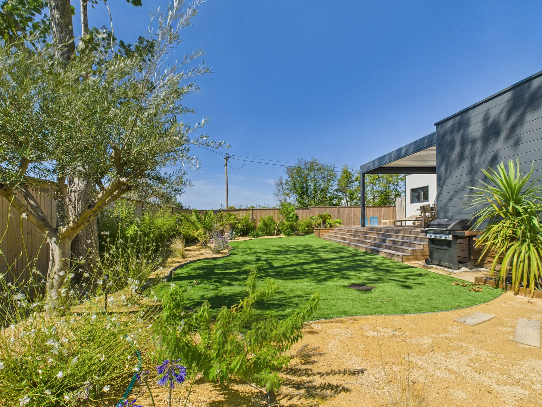 Chalet for 6 – Heated pool all year