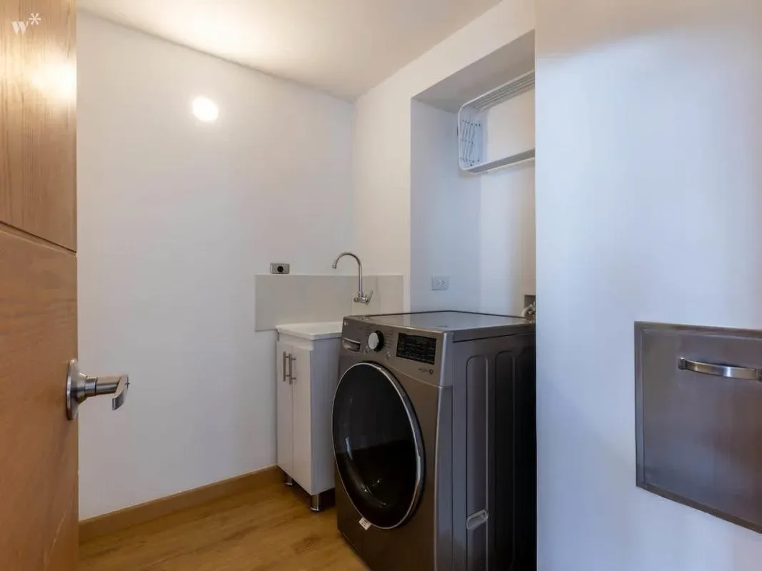 Stunning 3BR Triplex in Rosales