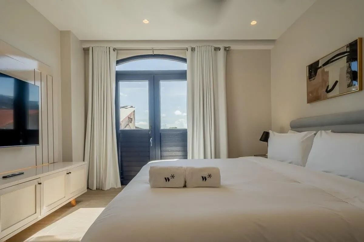 Deluxe 1BR in Casco Antiguo w/ Terrace