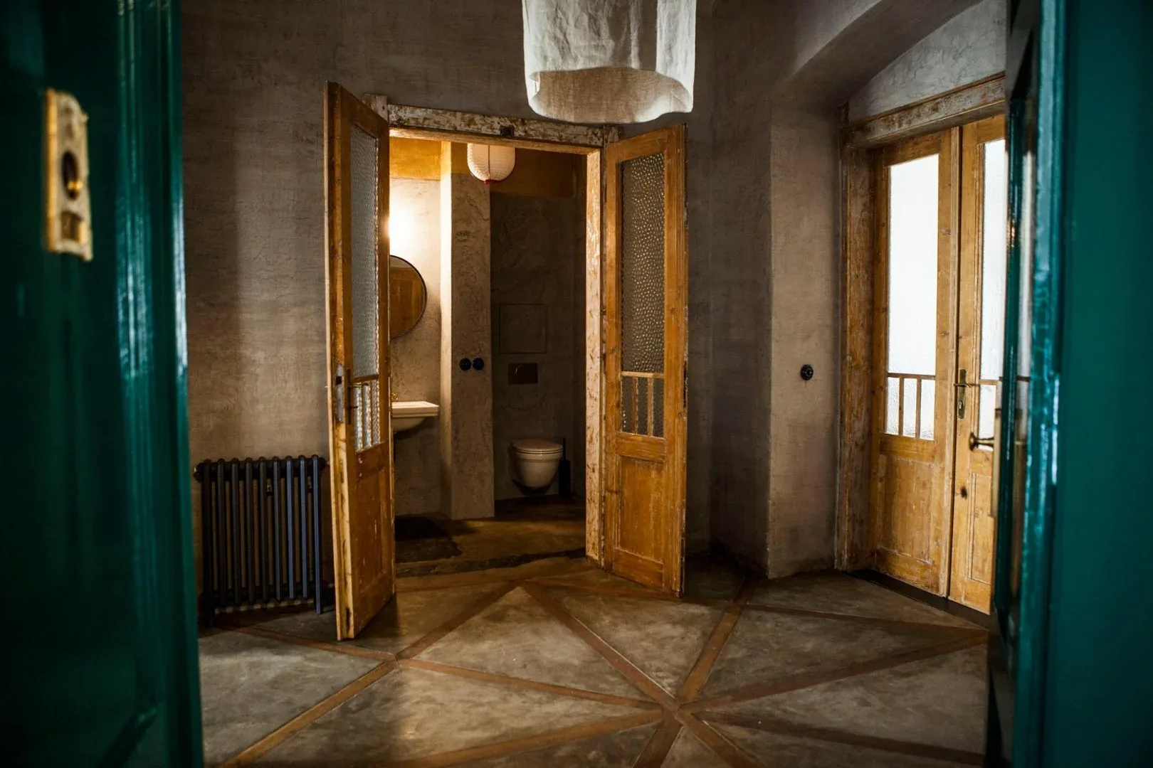 Žatecká 7 #2.2 - Iwa (also advertised as 'The Emerald' – a quiet two-bedroom apartment with air conditioning and bathtub