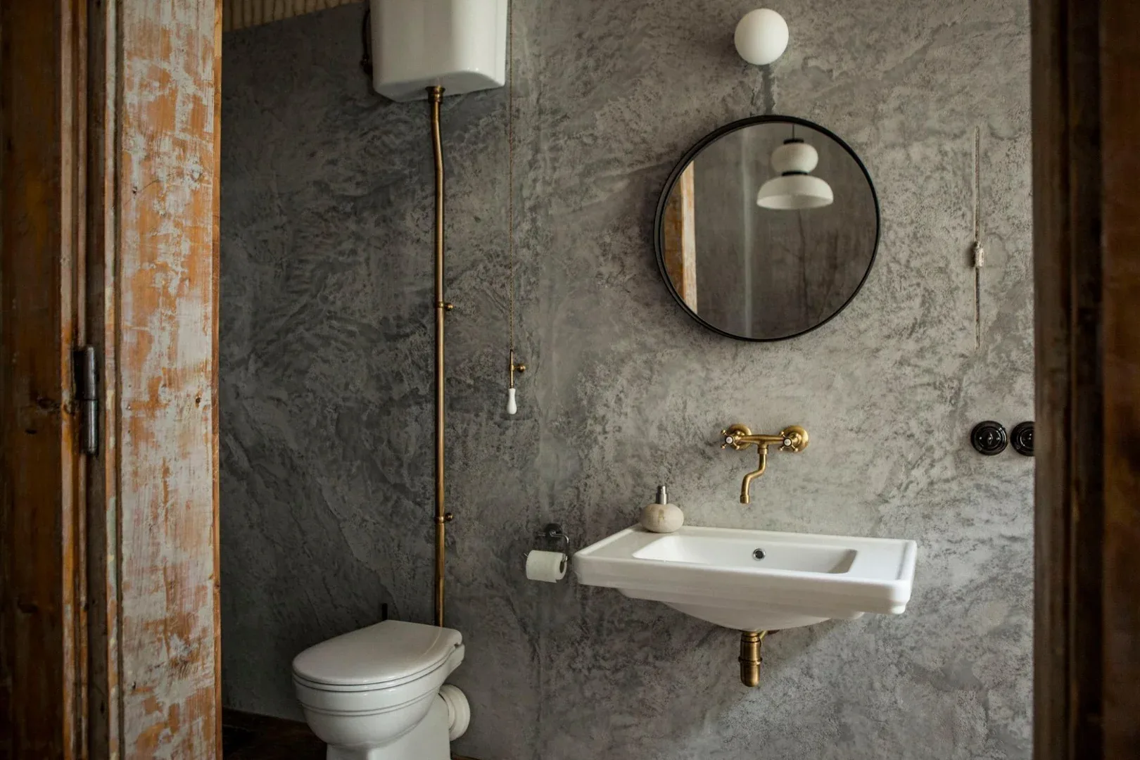 Žatecká 7 #2.2 - Iwa (also advertised as 'The Emerald' – a quiet two-bedroom apartment with air conditioning and bathtub
