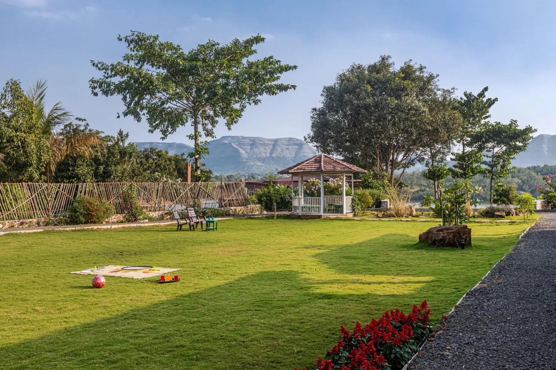 Lake House Vineyard Estate (8 Bedroom)