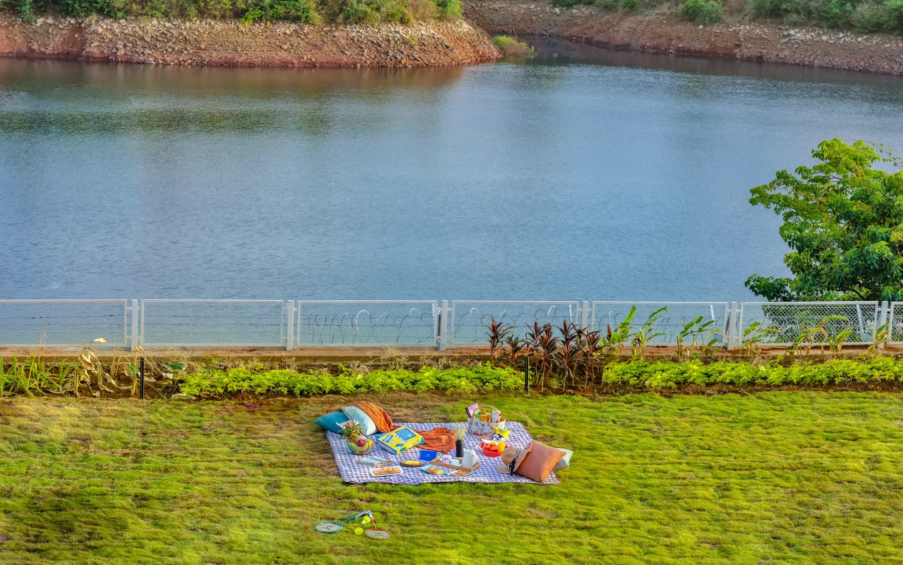Serivaas The Lakeview Estate