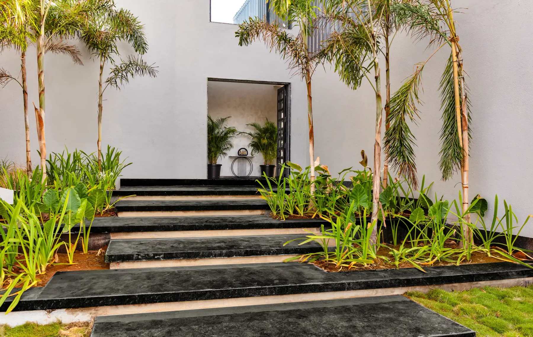 Serivaas The Lakeview Estate