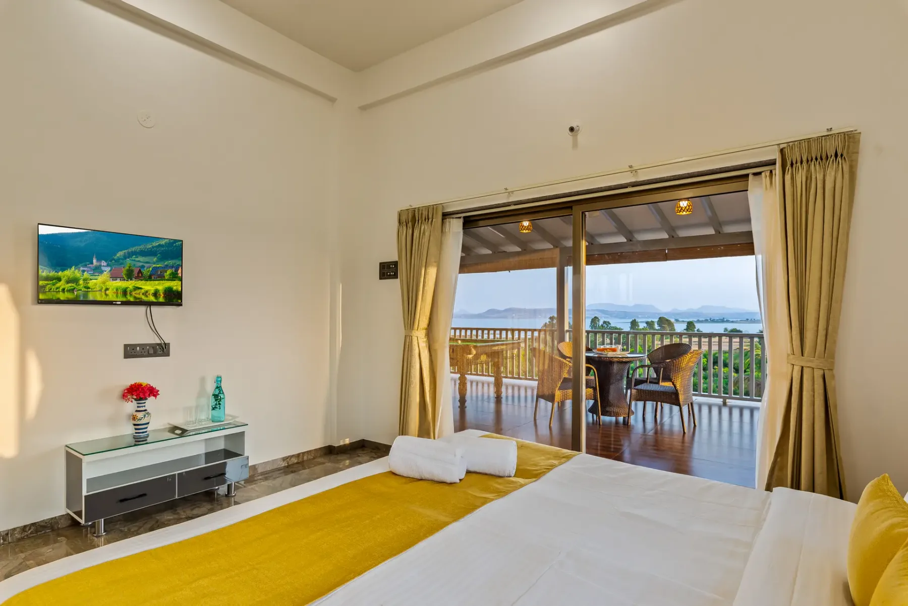 Mango Lakeview Villa