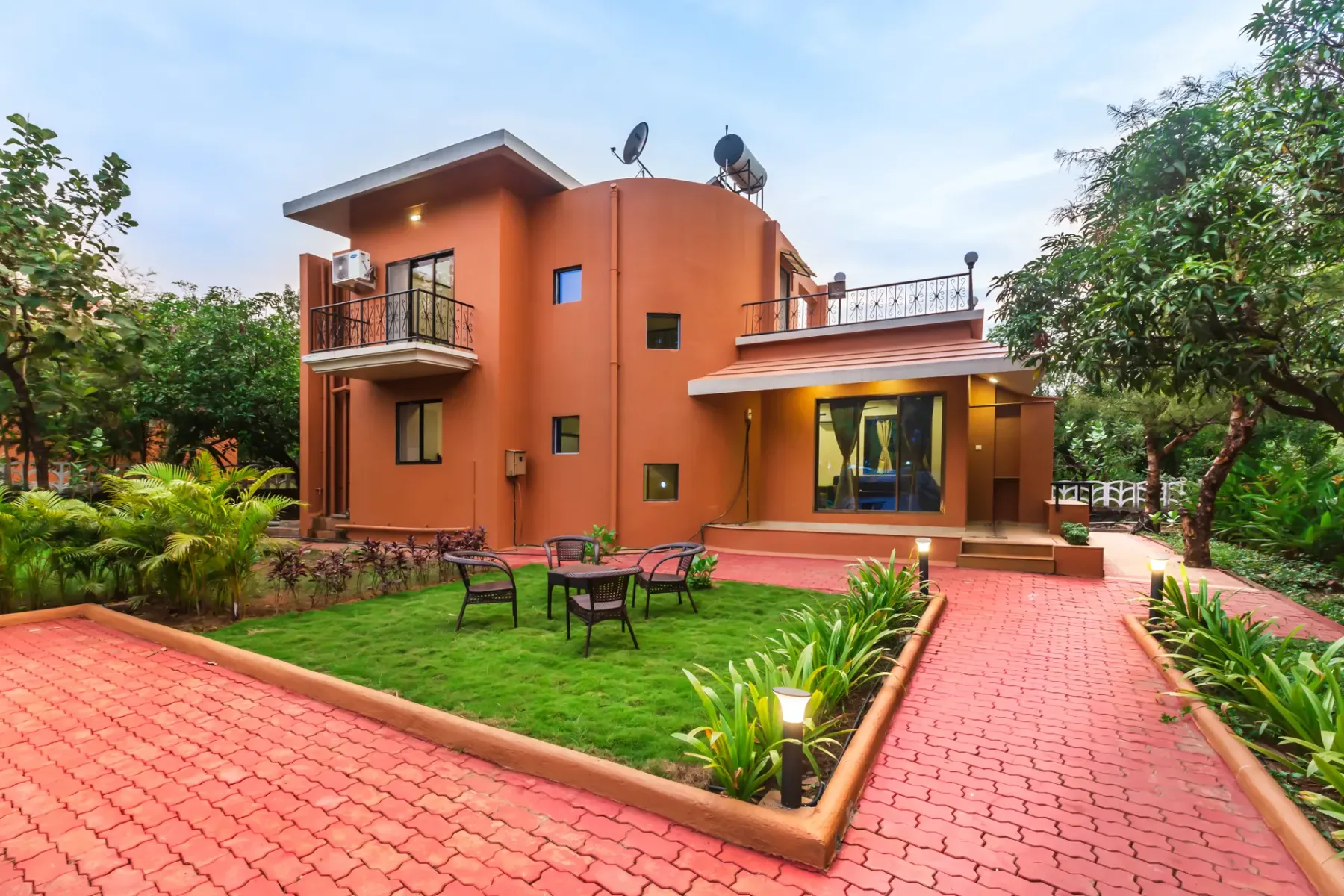 Dhyana Nithyam Ekaant (8 Bedroom Entire Stay)