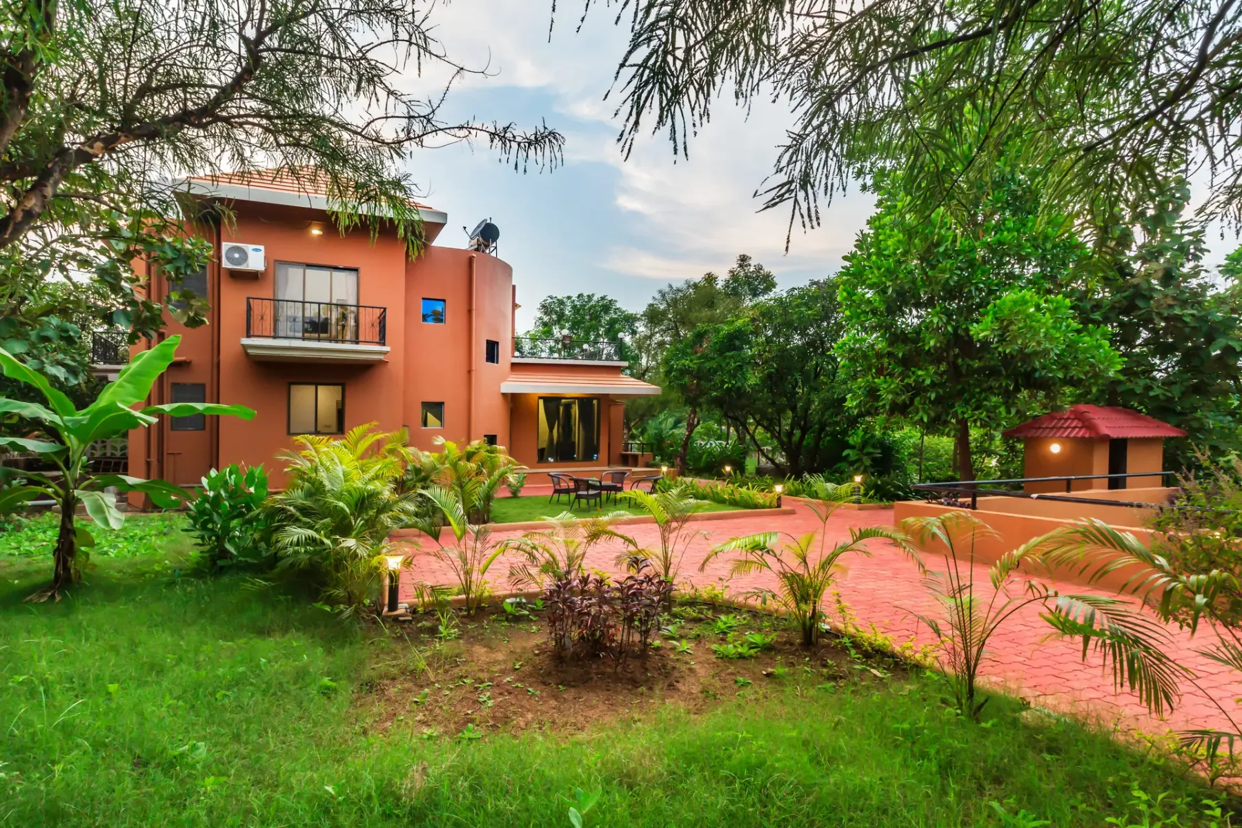 Dhyana Nithyam Ekaant (8 Bedroom Entire Stay)