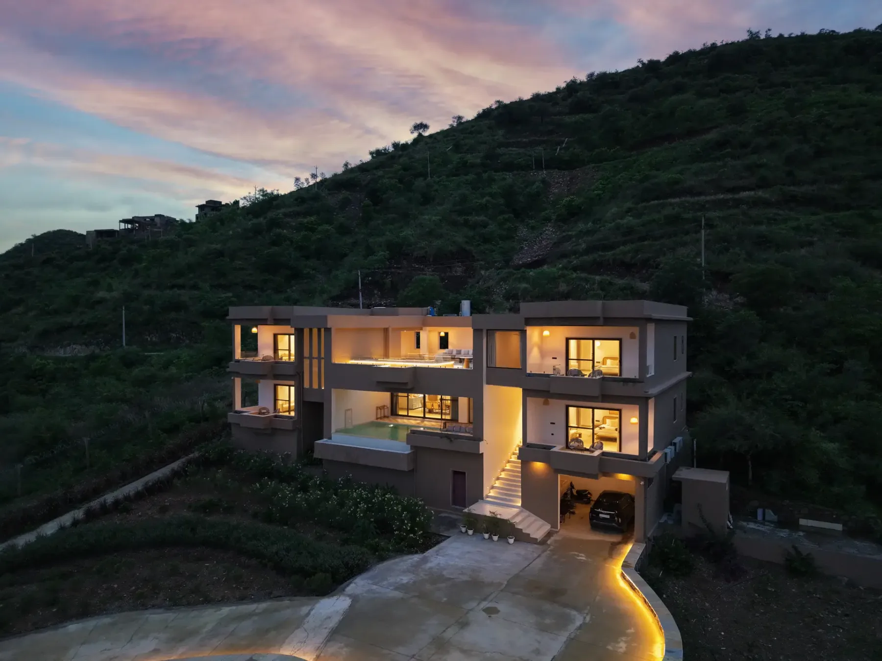 Aurum Villa, Moringa Valley