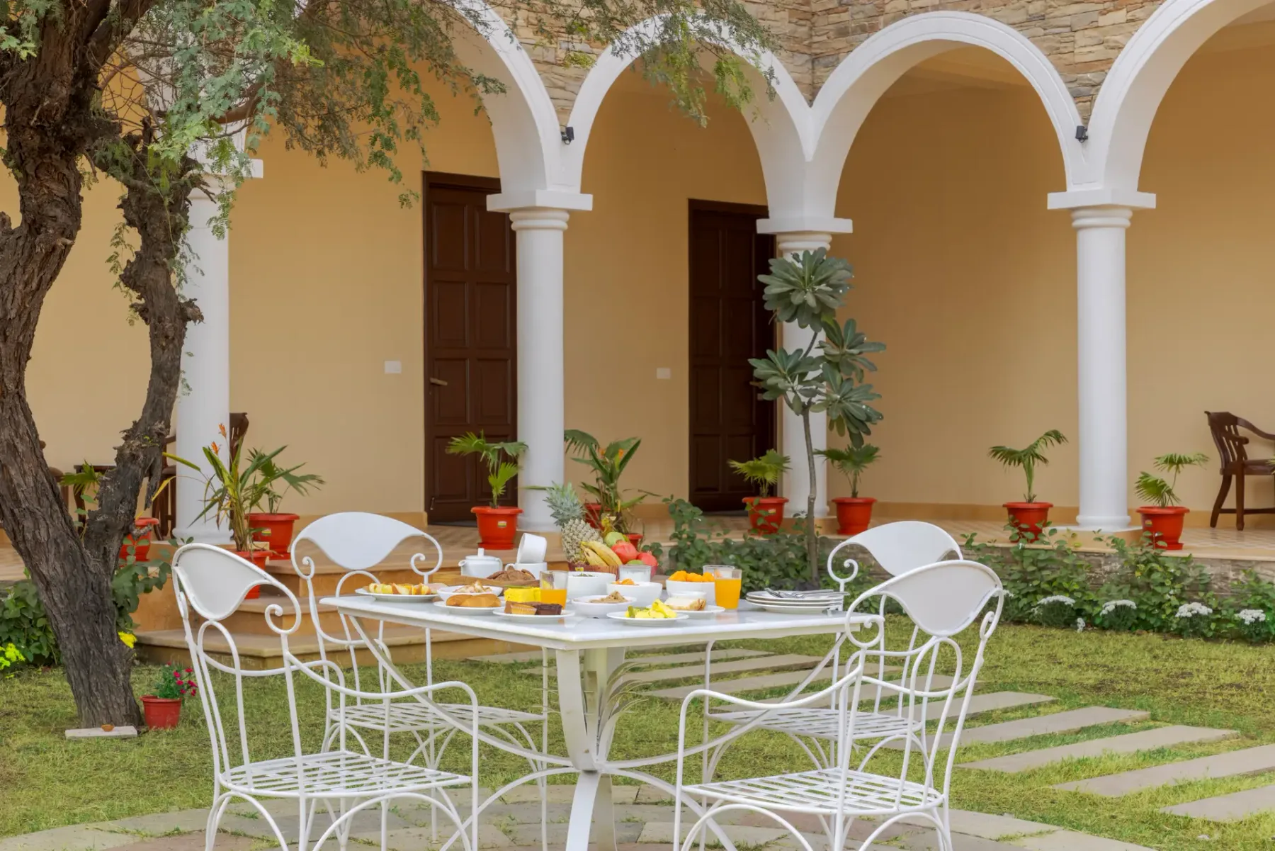 Kanota Courtyard
