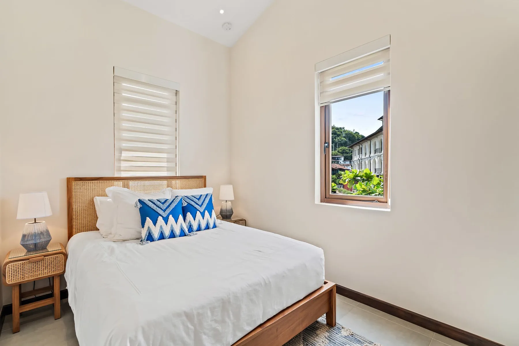 207 Plaza Pienza