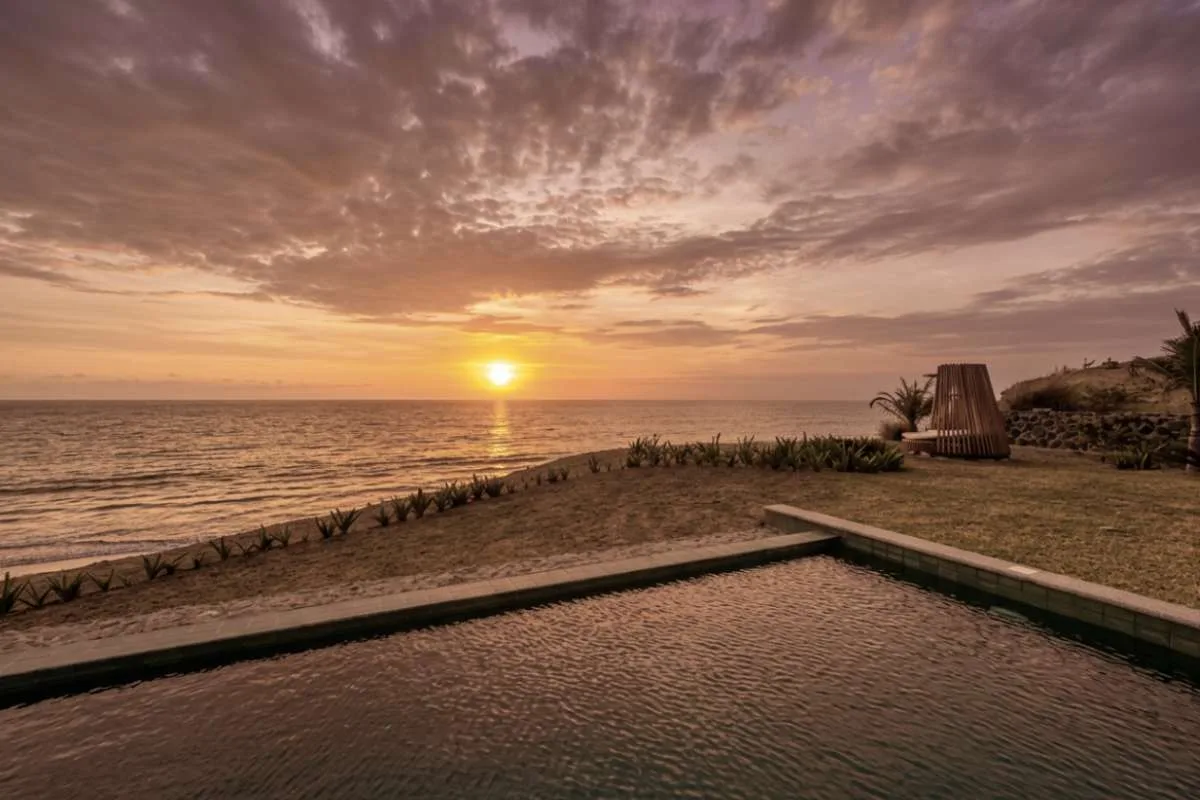 Jama | Beachfront Private Villa